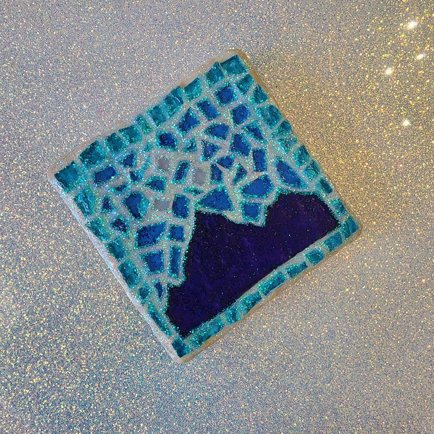 Velaris Mosaic in resin glitter coaster - officially licensed ACOTAR Merch - Glue Chip Mountain