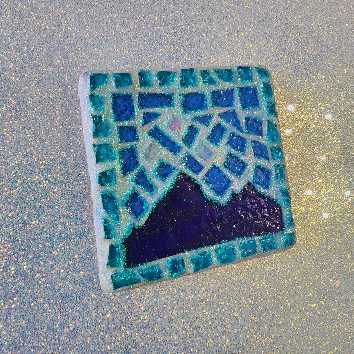 Velaris Mosaic in resin glitter coaster - officially licensed ACOTAR Merch - Glue Chip Mountain